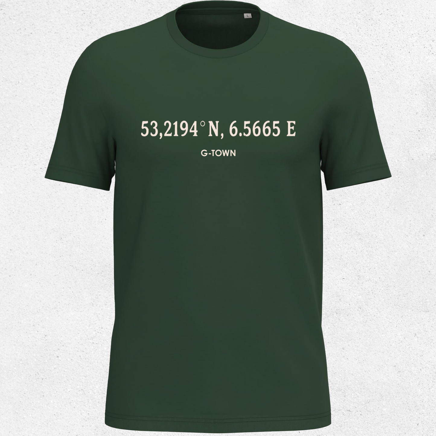 G‑TOWN Groningen Coordinates Tee donkergroen – voorkant met coördinaten 53,2194° N 6.5665° E