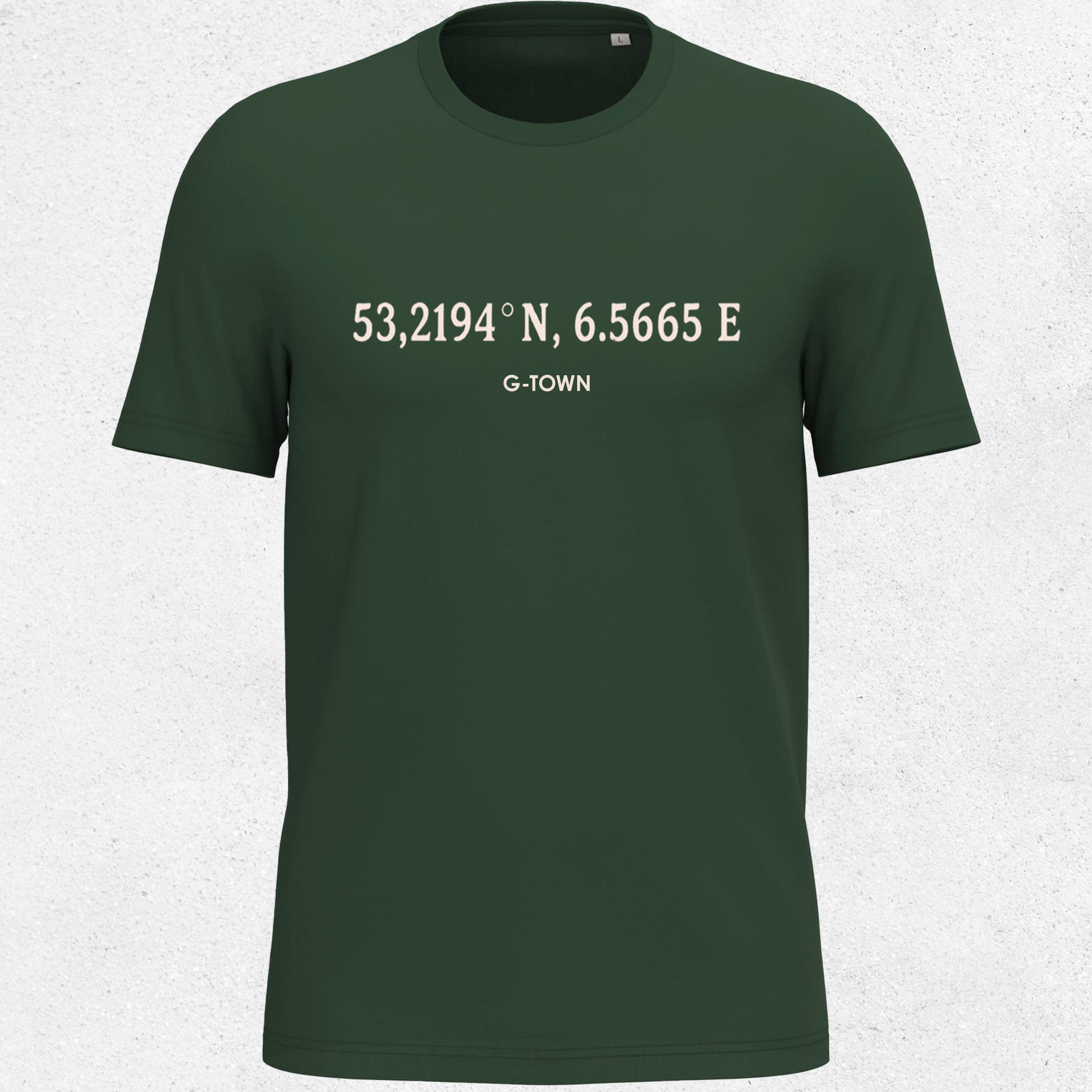 G‑TOWN Groningen Coordinates Tee donkergroen – voorkant met coördinaten 53,2194° N 6.5665° E