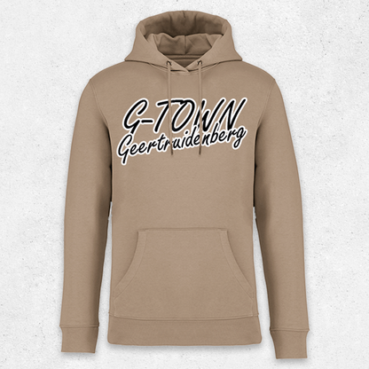 Wet sand hoodie met G-TOWN Geertruidenberg print streetwear design voor lokale trots en urban stijl.