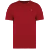 Model draagt G-TOWN T-shirt Small Logo Essential – minimalistische streetwear met klein logo