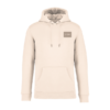 G-TOWN Ivory Elegance Dames Hoodie 6 Model draagt de G-TOWN Ivory Elegance Dames Hoodie in een casual lifestyle setting, gemaakt van biologisch katoen en gerecycled polyester.